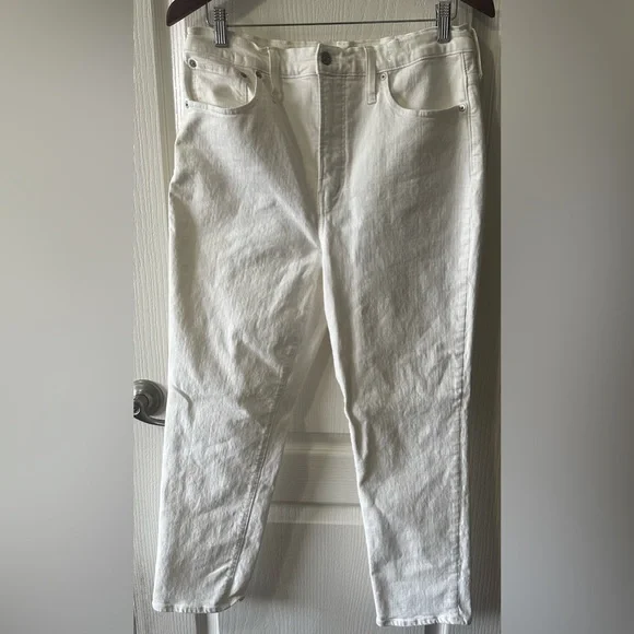 Madewell, vintage cropped, white jeans-size 30 - Picture 2 of 6